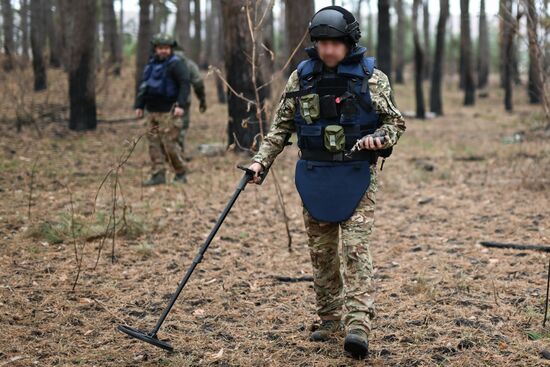 Russia Ukraine Kursk Attack Demining