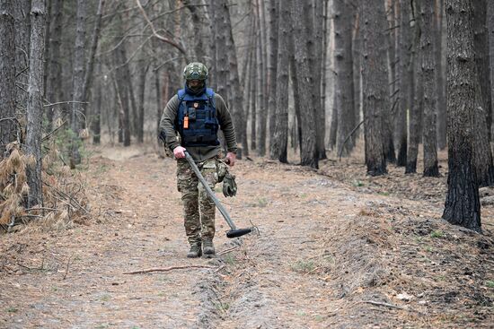 Russia Ukraine Kursk Attack Demining