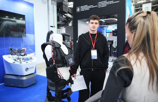 Preparing for the 4th Congress of Young Scientists 2024. Location: Russia, Federal territory 'Sirius'. Author: Ekaterina Chesnokova. Preparing for 4th Congress of Young Scientists 2024