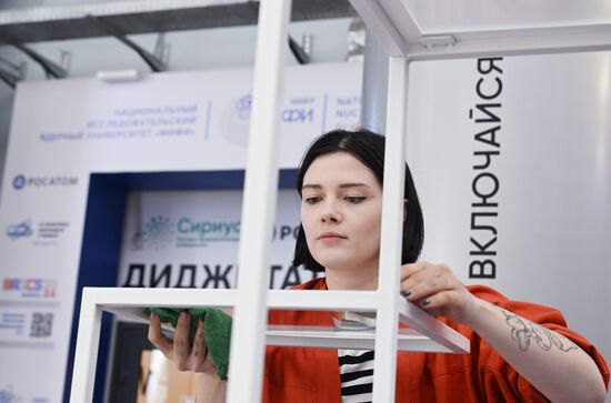 Preparing for the 4th Congress of Young Scientists 2024. Location: Russia, Federal territory 'Sirius'. Author: Alexey Nikolskiy. Preparing for 4th Congress of Young Scientists 2024