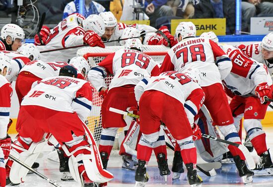 Russia Ice Hockey Kontinental League Dynamo - Lokomotiv