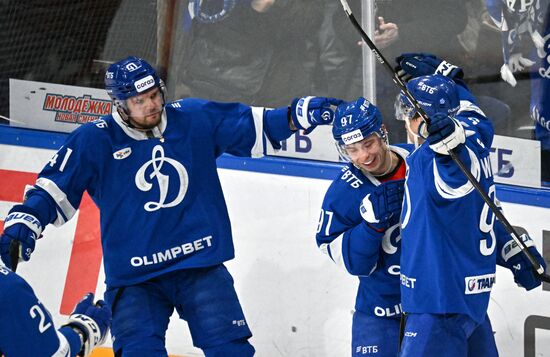 Russia Ice Hockey Kontinental League Dynamo - Lokomotiv