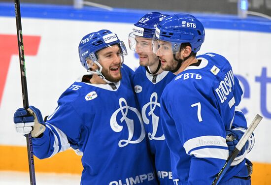 Russia Ice Hockey Kontinental League Dynamo - Lokomotiv