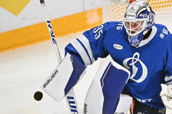 Russia Ice Hockey Kontinental League Dynamo - Lokomotiv