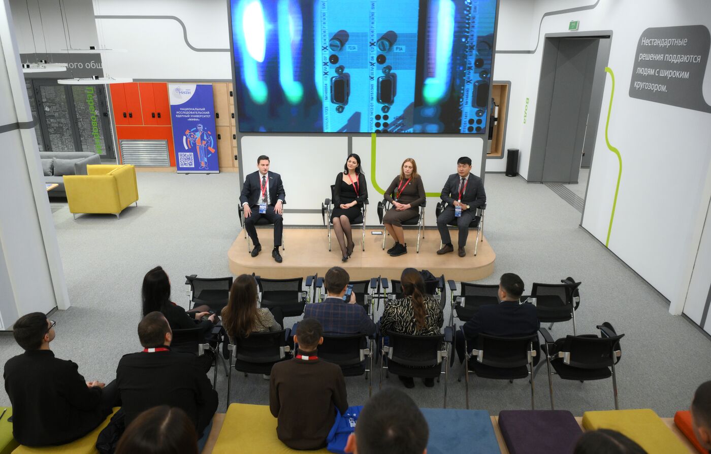 4th Young Scientists Congress. International Experience in Organizing Agricultural Science Among Youth: Food Security