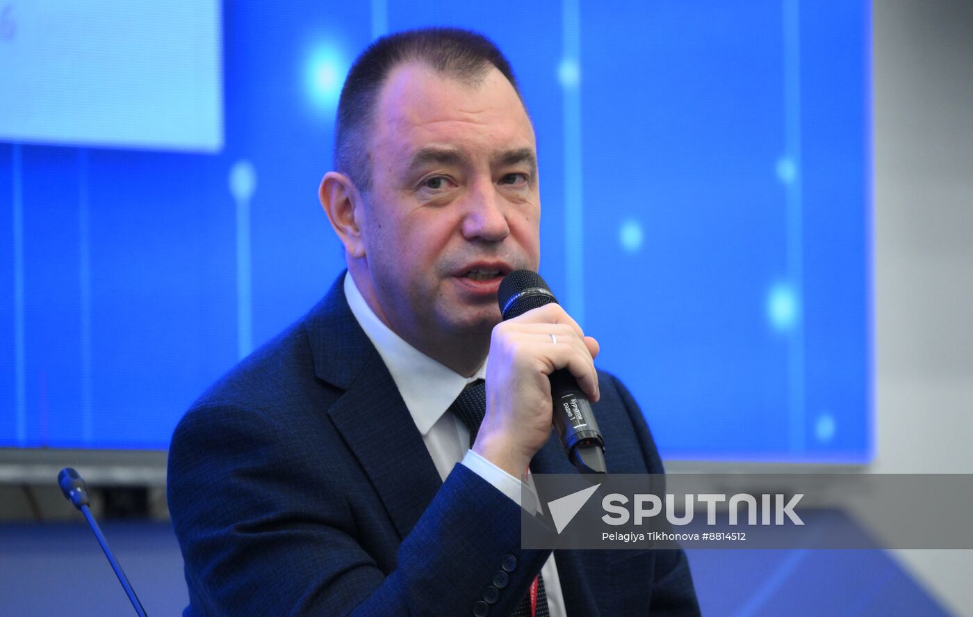 4th Young Scientists Congress. Grant Support from the Russian Science Foundation