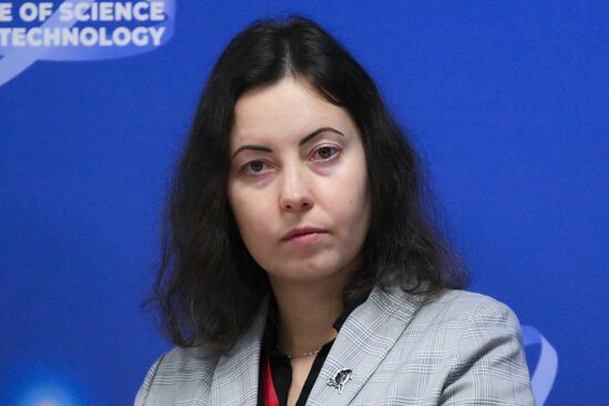 4th Young Scientists Congress. Science in the Transition Period: Choosing a Path