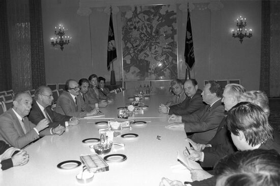 Governor of Buenos Aires Province Alejandro Armendariz visits USSR