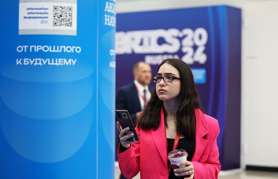 The work of the 4th Young Scientists' Congress. Location: Russia, Federal territory 'Sirius'. Author: Vitaly Timkiv. 4th Young Scientists Congress