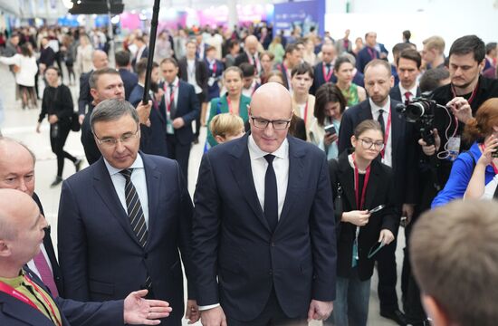 4th Young Scientists Congress. Deputy Prime Minister Dmitry Chernyshenko visits 4th Young Scientists Congress