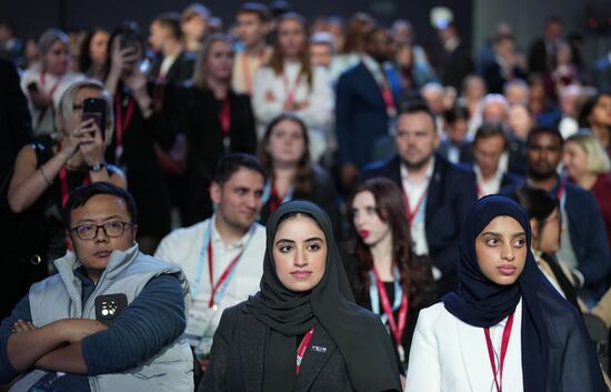 The 4th Young Scientists Congress. Plenary session. Location: Russia, Federal territory 'Sirius'. Author: Alexander Vilf. 4th Young Scientists Congress. Plenary session