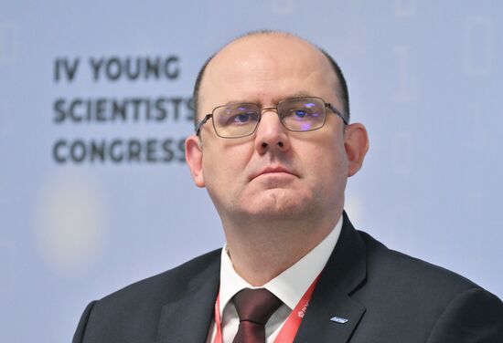 4th Young Scientists Congress. Research Teams: Grassroots Success Stories