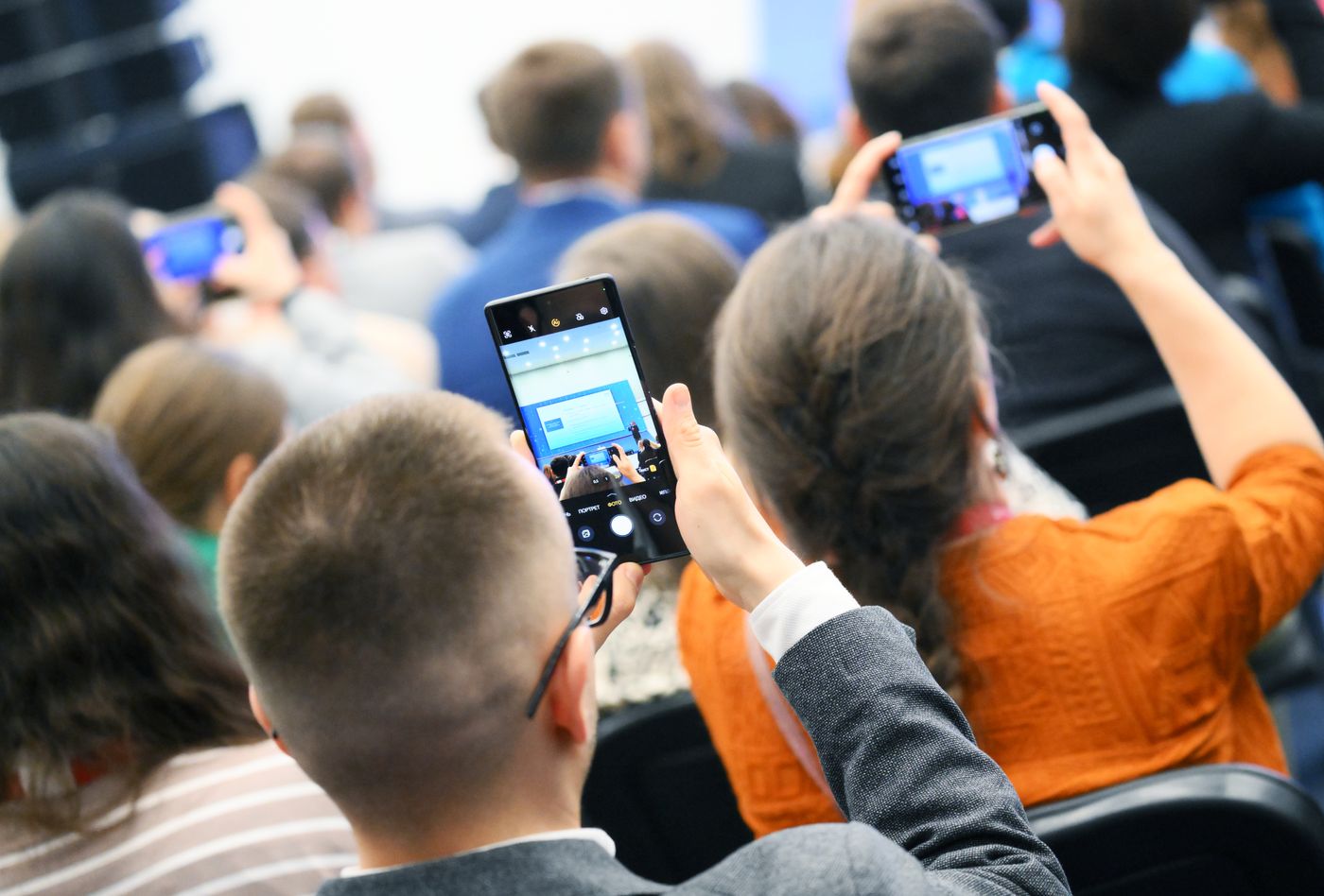 4th Young Scientists Congress. Scientific Communication: How Should Scientists Interact and Present Research Results To Society