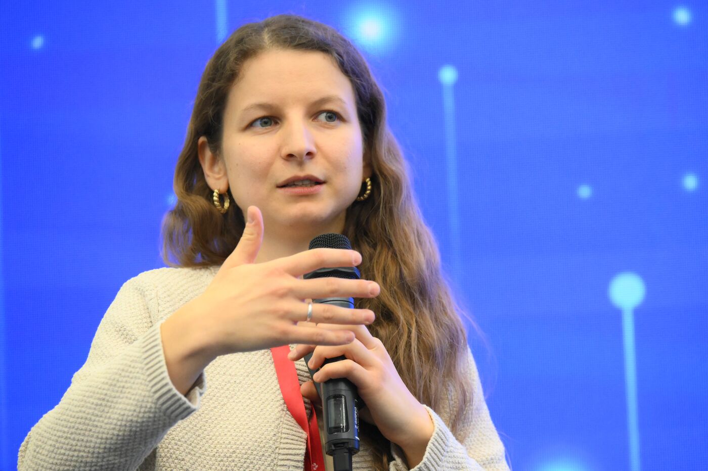 4th Young Scientists Congress. Scientific Communication: How Should Scientists Interact and Present Research Results To Society