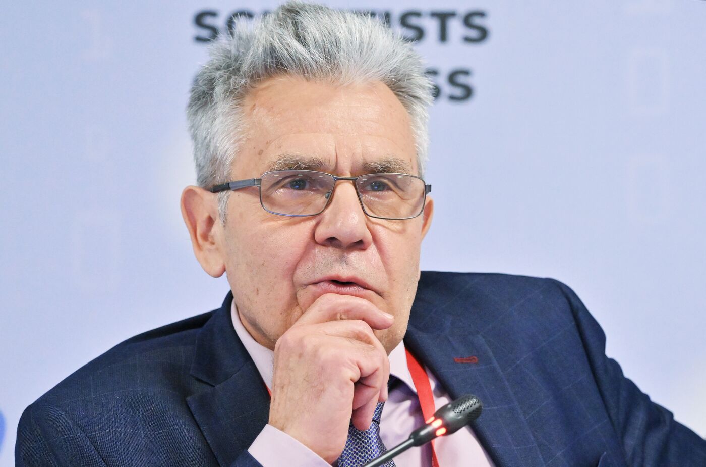 4th Young Scientists Congress. Research Teams: Grassroots Success Stories