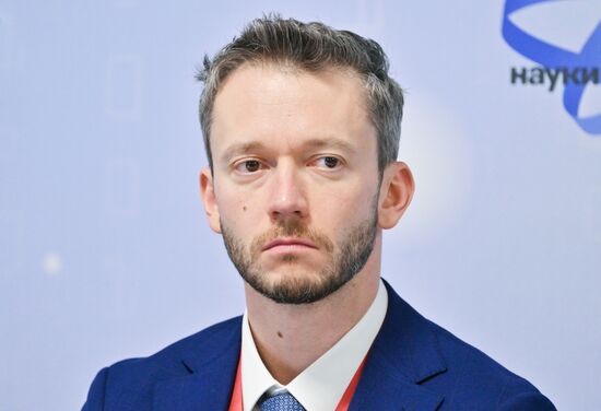 4th Young Scientists Congress. Research Teams: Grassroots Success Stories