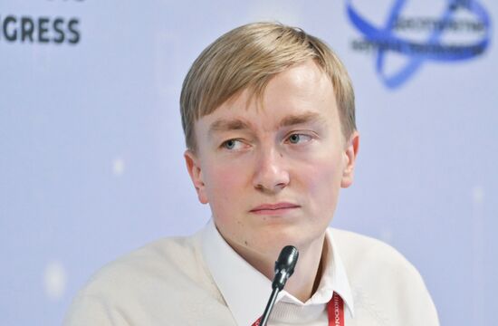 4th Young Scientists Congress. Research Teams: Grassroots Success Stories