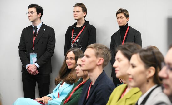 4th Young Scientists Congress. Russian Health Ministry meets with youth