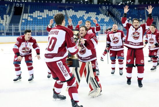 4th Young Scientists Congress. SHL Cup finals: Student ice hockey national competition