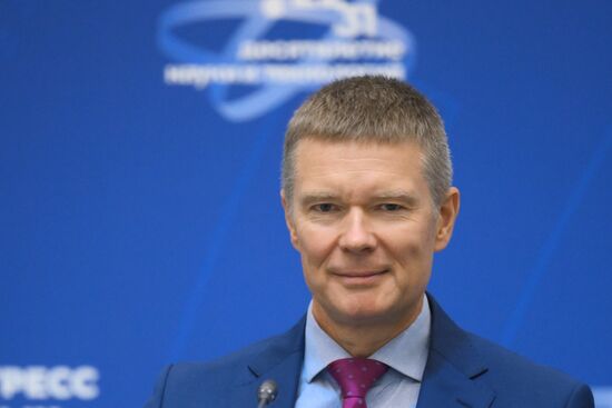 4th Young Scientists Congress. Big Data and Prospects for Using It to Predict Emergency Situations
Alexander Bondar, Director, Department of Educational, Scientific and Technical
Activities, Ministry for Civil Defense, Emergencies and Disaster Relief Location: Russia, Federal territory 'Sirius'. Author: Maksim Bogodvid. 4th Young Scientists Congress. Big Data and Prospects for Using It to Predict Emergency Situations