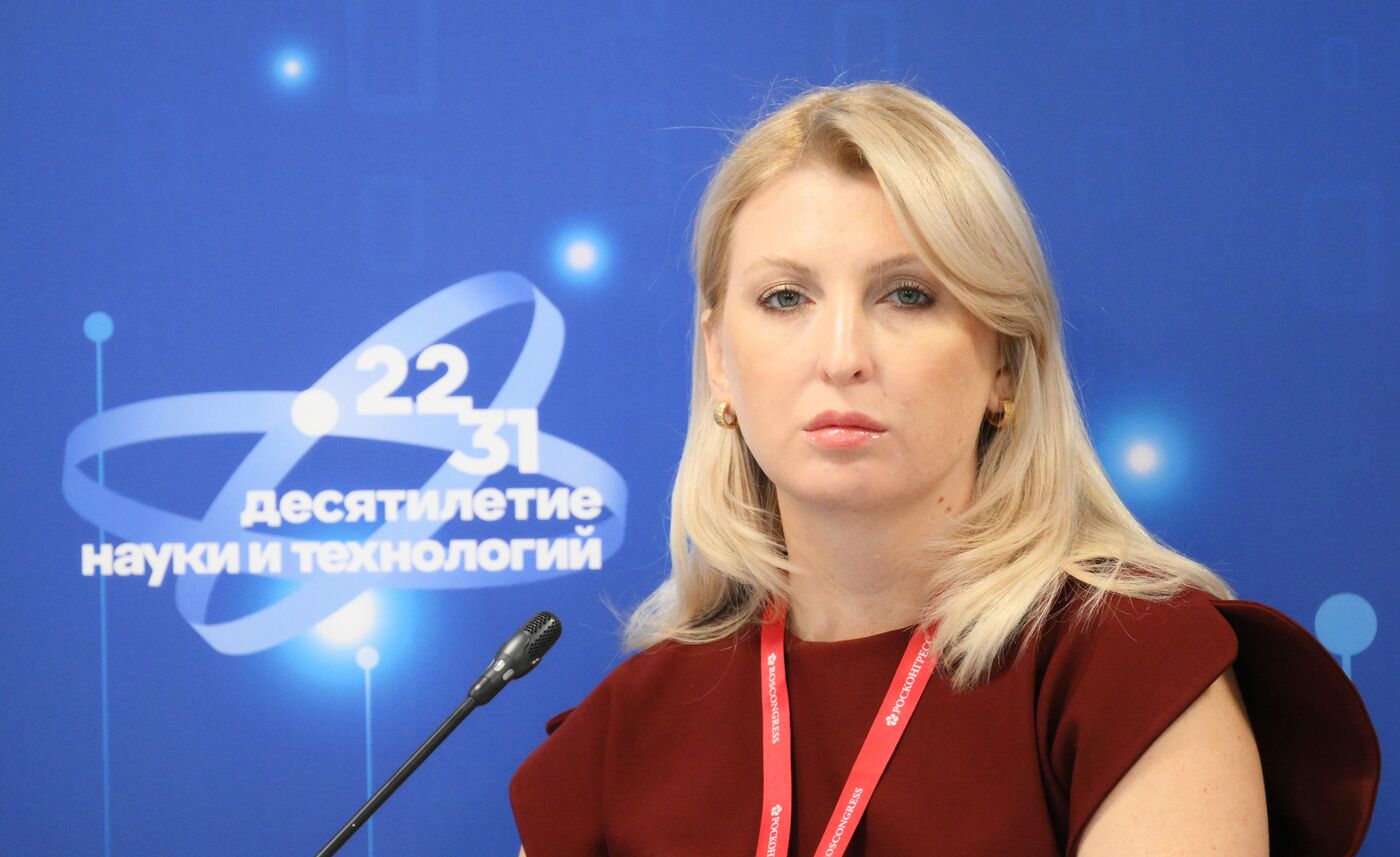 4th Young Scientists Congress. Scientific Playgrounds: From an Idea to Nationwide Construction