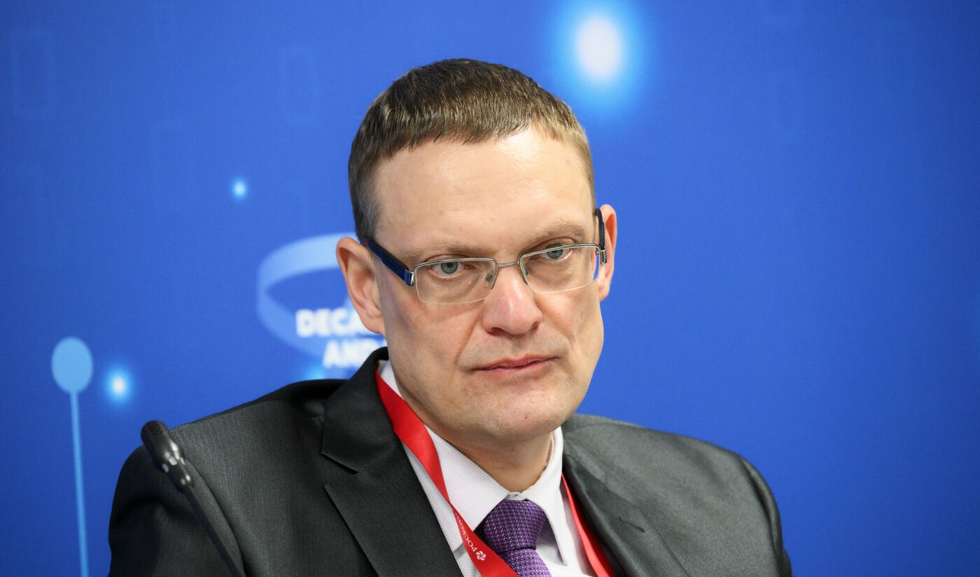 4th Young Scientists Congress. Scientific Playgrounds: From an Idea to Nationwide Construction