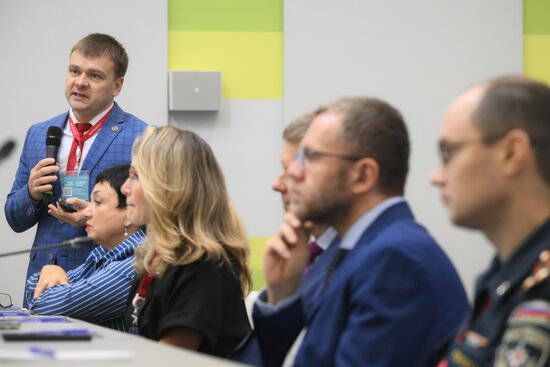 4th Young Scientists Congress. Big Data and Prospects for Using It to Predict Emergency Situations
Anatoly Rybakov, Head of the Research Center, Mikhailik Academy of Civil Defense, EMERCOM Russia Location: Russia, Federal territory 'Sirius'. Author: Maksim Bogodvid. 4th Young Scientists Congress. Big Data and Prospects for Using It to Predict Emergency Situations