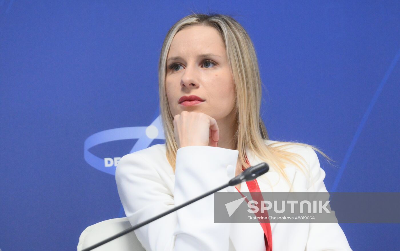 4th Young Scientists Congress. Step into Science with Rosmolodezh: Popularizing Scientific Projects Among Young People and Support Measures for Young Scientists