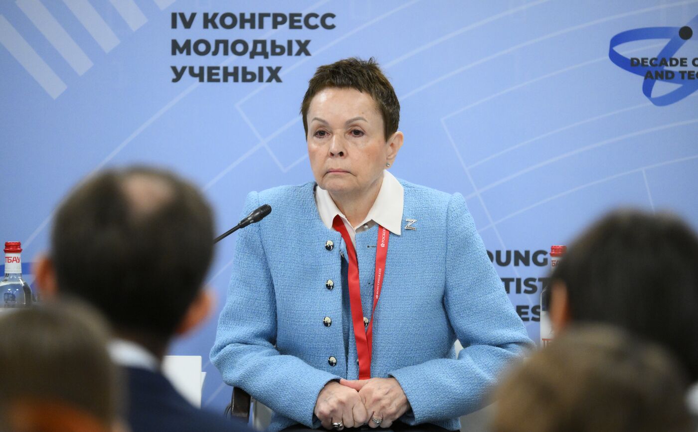 4th Young Scientists Congress. Meeting with young scientists from Novorossiya