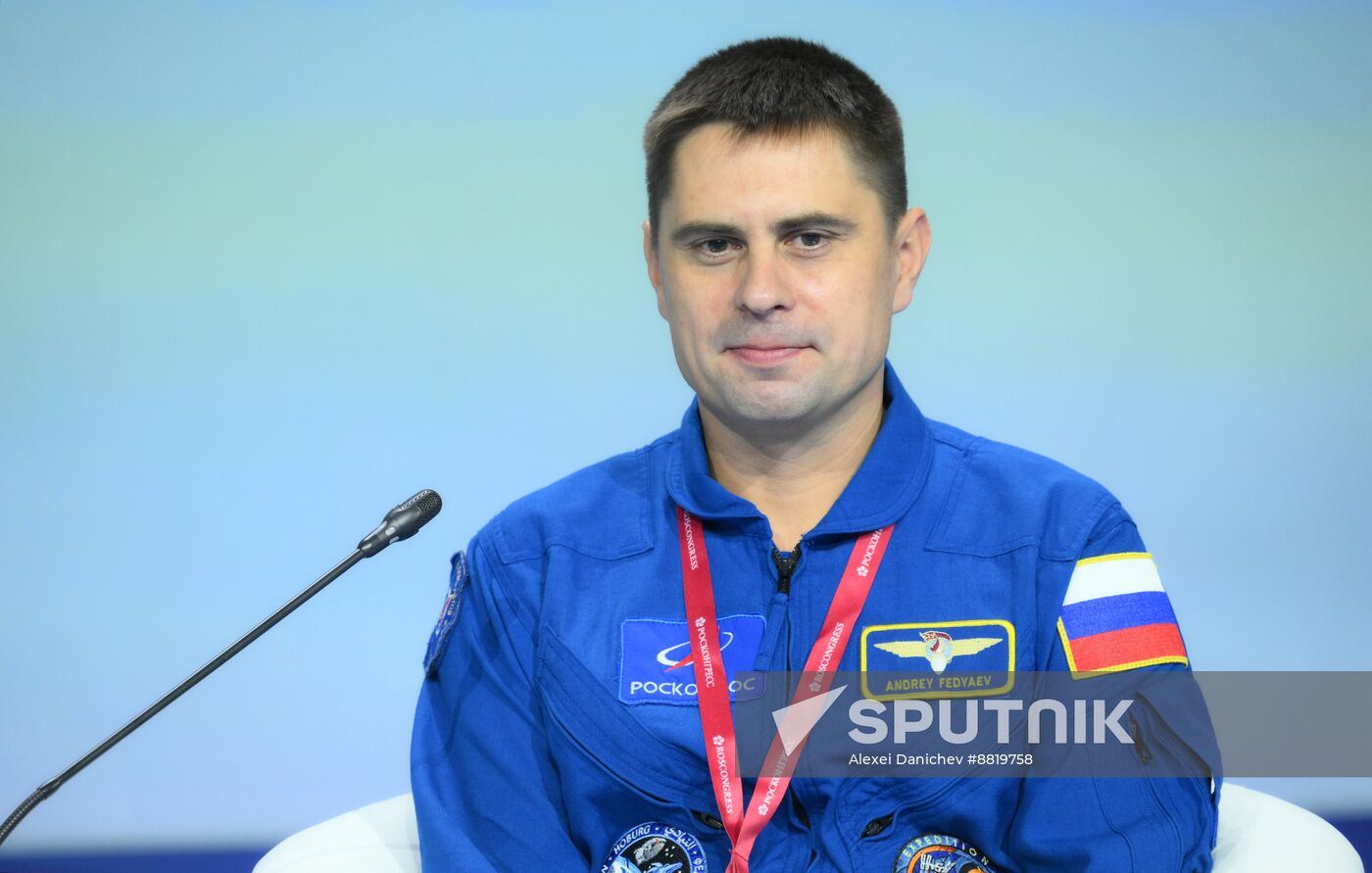 4th Young Scientists Congress. ‘Closer To The Stars’ Interactive Meeting With Russian Cosmonauts With A Link To The Russian Segment Of The International Space Station