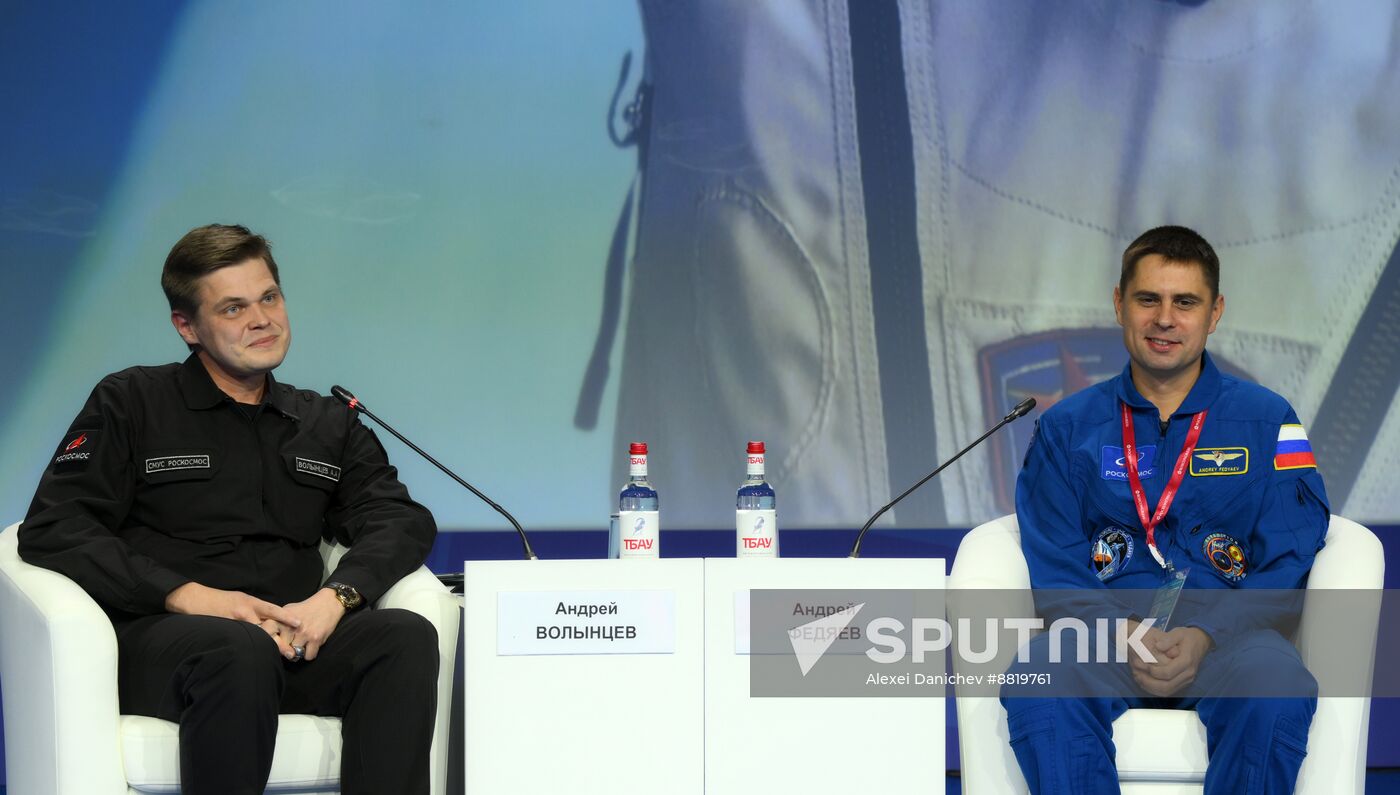 4th Young Scientists Congress. ‘Closer To The Stars’ Interactive Meeting With Russian Cosmonauts With A Link To The Russian Segment Of The International Space Station