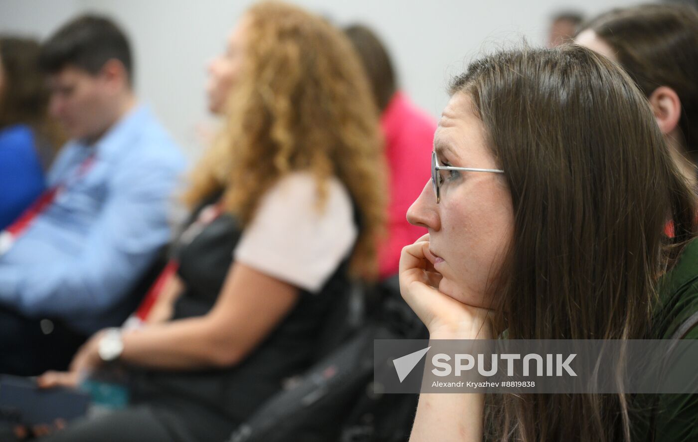4th Young Scientists Congress. Young Scientists' Cooperation in Federal Districts. Ural Federal District