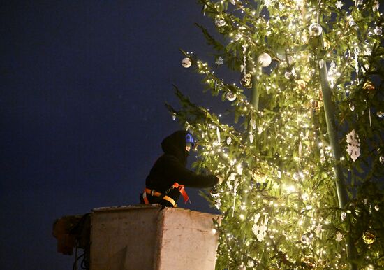 Russia New Year Season Preparations