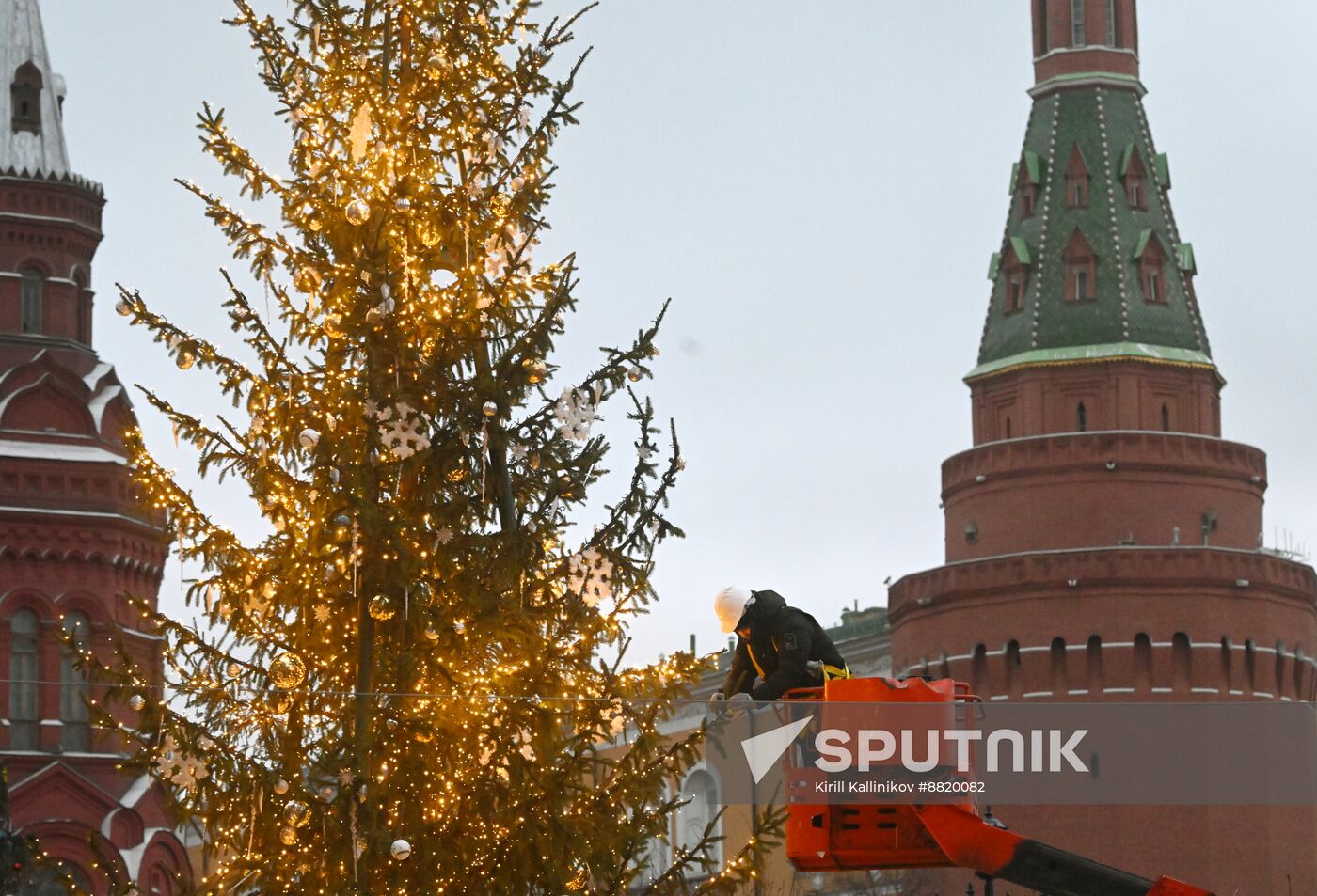 Russia New Year Season Preparations