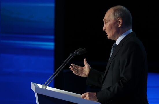 Russia Putin VTB Investment Forum