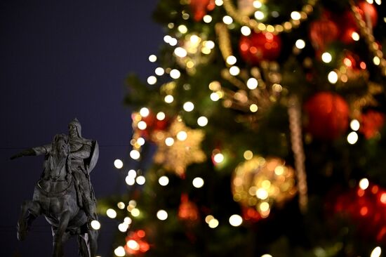 Russia New Year Season Preparations