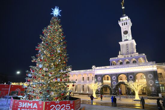 Russia New Year Season Preparations