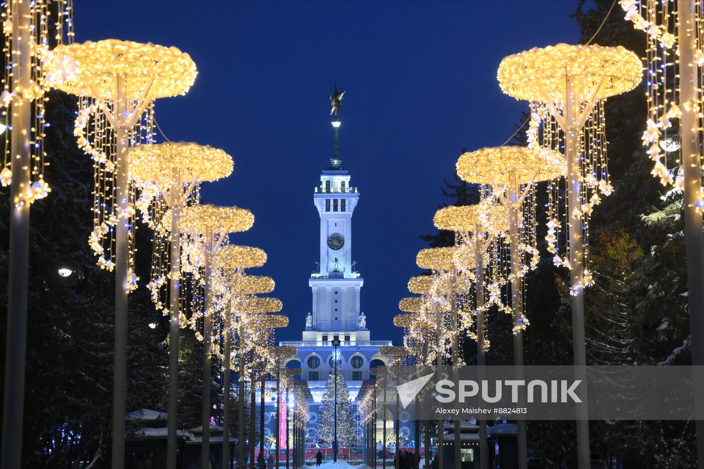 Russia New Year Season Preparations