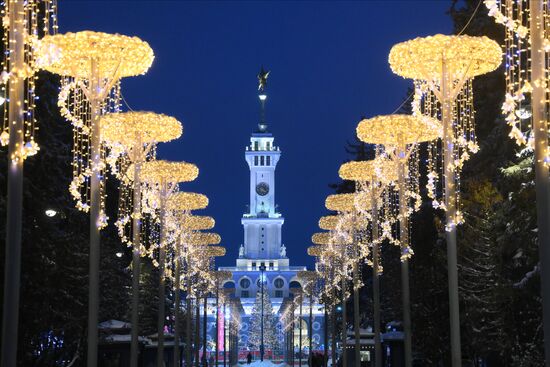 Russia New Year Season Preparations