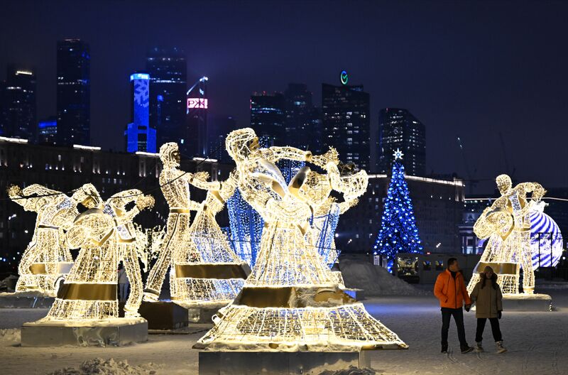 Russia New Year Season Preparations