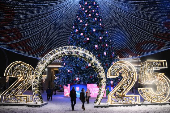 Russia New Year Season Preparations