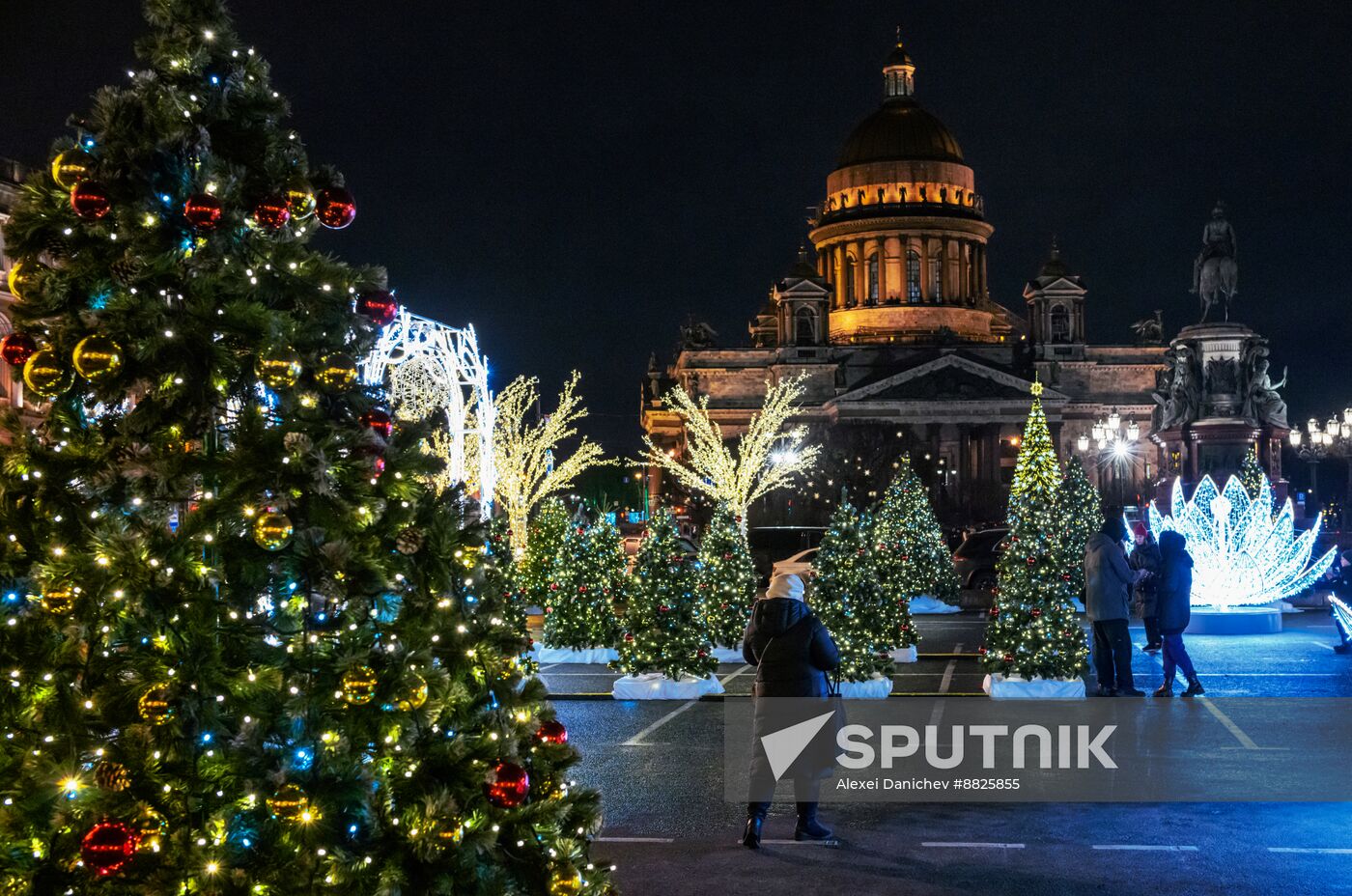 Russia Light Garden