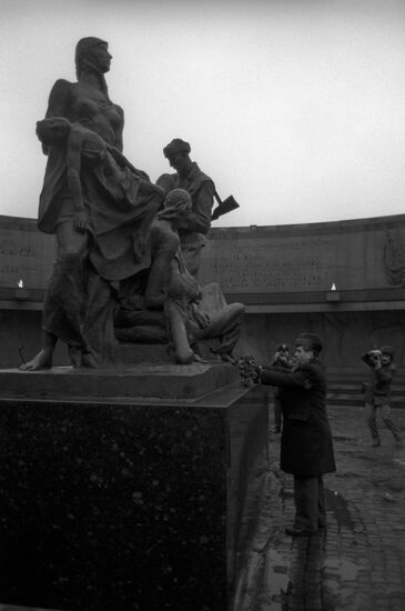 Foreign Minister of Romania Ilie Vaduva visits USSR