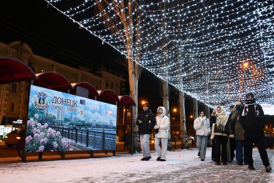 Russia DPR New Year Season Preparations