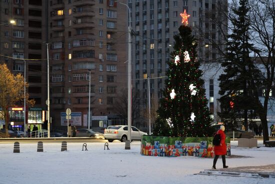 Russia DPR New Year Season Preparations