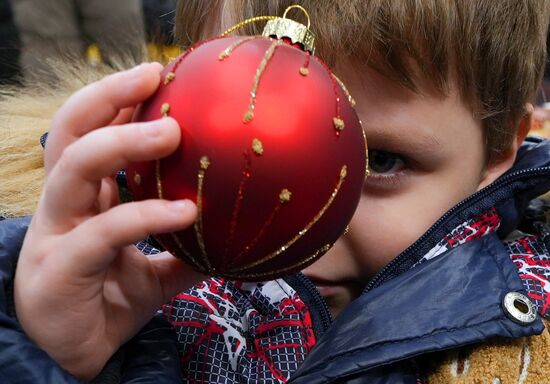 Russia DPR New Year Season Preparations