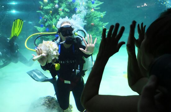 Russia Underwater Wedding