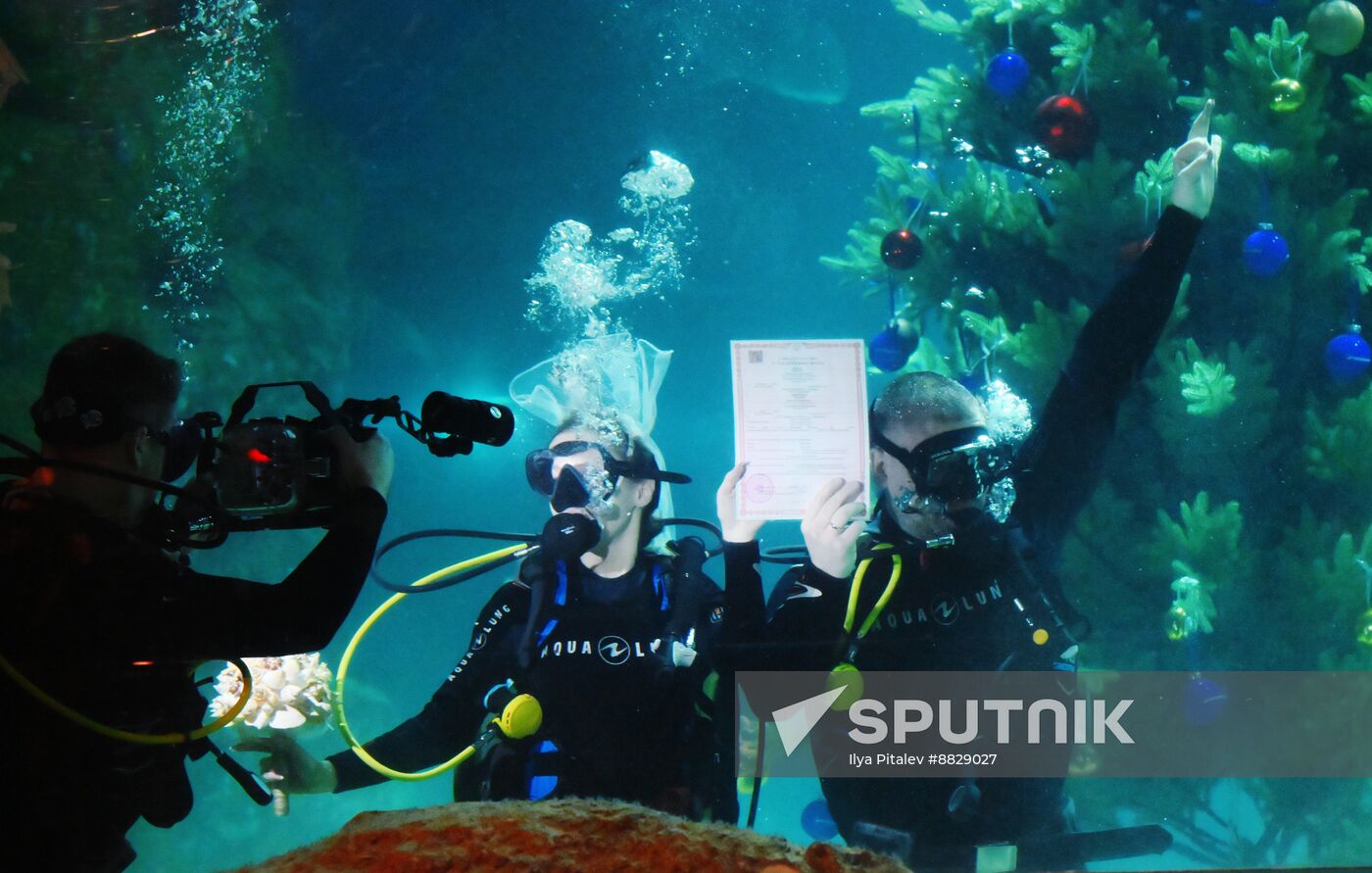 Russia Underwater Wedding