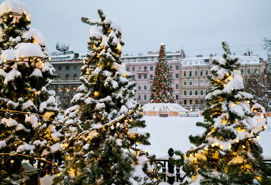 Russia New Year Season Preparations