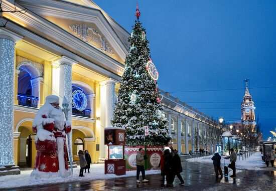 Russia New Year Season Preparations